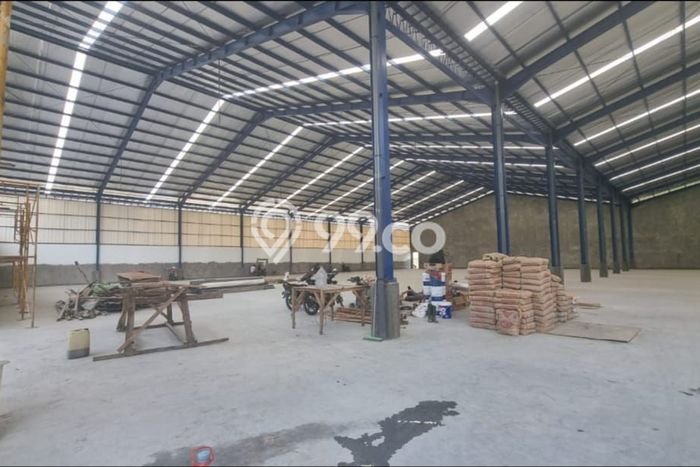 Gudang untuk disewa di Semarang Barat punya LT 4300m2 & LB 1456m2 harga sewa kompetitif Gudang untuk disewa di Semarang Barat punya LT 4300m2 & LB 1456m2 harga sewa kompetitif