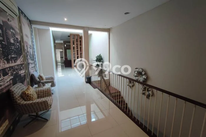 Ready to Use! Luxury House LT 216m2 Desain Modern di Bukit Sari Ready to Use! Luxury House LT 216m2 Desain Modern di Bukit Sari