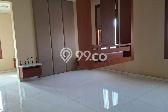 Lokasi terbaik! Rumah siap pakai dikontrakkan di Candisari LB 300m2 Lokasi terbaik! Rumah siap pakai dikontrakkan di Candisari LB 300m2