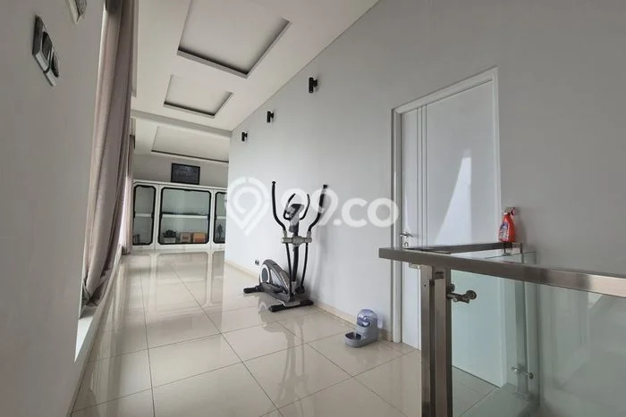 Rumah Mewah Siap Huni LT 330m2 di Gajah Mungkur, Semarang Rumah Mewah Siap Huni LT 330m2 di Gajah Mungkur, Semarang