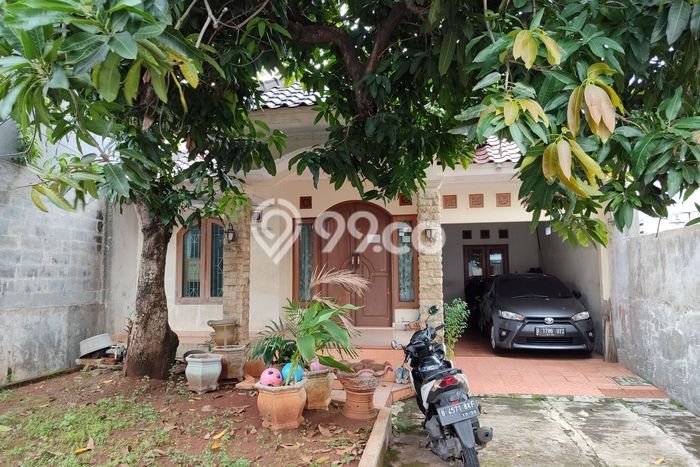 Rumah Eksklusif Dijual LT 331m2 di Ciracas, Jakarta Timur Rumah Eksklusif Dijual LT 331m2 di Ciracas, Jakarta Timur