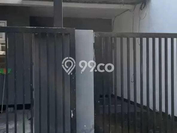 SPECIAL LISTING! Rumah area Surabaya Kota, 2 KT, Akses Pusat Kota, LT 72m2m² LB 54m2m² SPECIAL LISTING! Rumah area Surabaya Kota, 2 KT, Akses Pusat Kota, LT 72m2m² LB 54m2m²