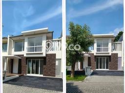 Rumah Premium di Surabaya Strategis Kondisi Baik Rumah Premium di Surabaya Strategis Kondisi Baik