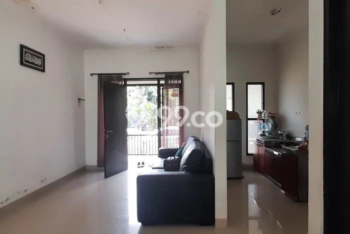 Rumah Mewah dengan Luas Tanah 200m² di Kawasan Elite Majapahit, Semarang Rumah Mewah dengan Luas Tanah 200m² di Kawasan Elite Majapahit, Semarang