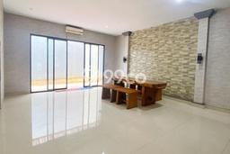 Hunian Eksklusif Dijual LT 160m2 di BSD, Tangerang Selatan Hunian Eksklusif Dijual LT 160m2 di BSD, Tangerang Selatan