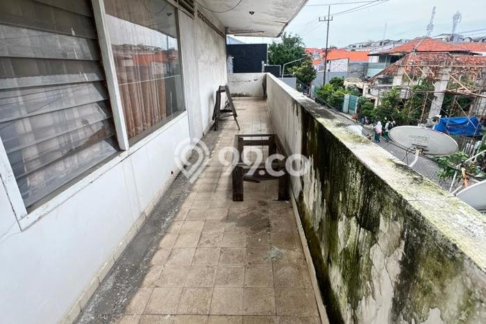 Rumah Elit Modern Tanpa Renovasi di Surabaya Kota Surabaya Rumah Elit Modern Tanpa Renovasi di Surabaya Kota Surabaya