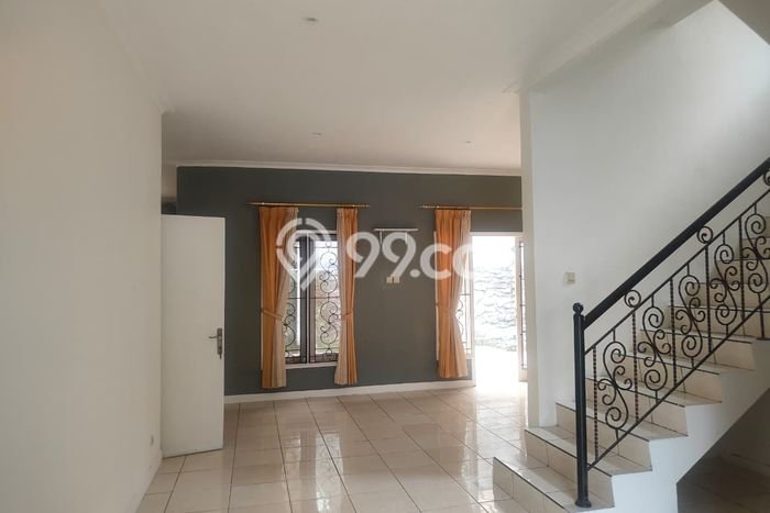 Sewa Rumah Murah di Kota Baru Parahyangan Bandung dengan 4 Kamar Tidur Sewa Rumah Murah di Kota Baru Parahyangan Bandung dengan 4 Kamar Tidur