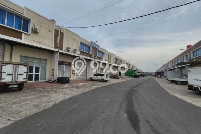 Area Ramai! Gudang Dijual di Batu Ampar untuk Bisnis Luas Bangunan 630m2 Area Ramai! Gudang Dijual di Batu Ampar untuk Bisnis Luas Bangunan 630m2