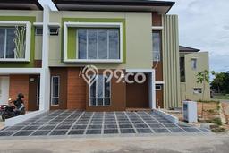 Rumah Hook Elite 2Lantai
Beverly Green Rumah Hook Elite 2Lantai
Beverly Green