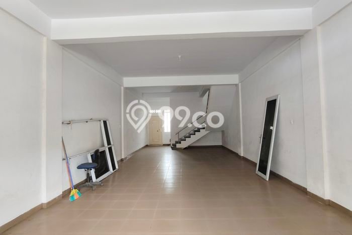 Ruko Dijual di Batam LT 95m2 & LB 245m2 Lokasi Terbaik! Ruko Dijual di Batam LT 95m2 & LB 245m2 Lokasi Terbaik!
