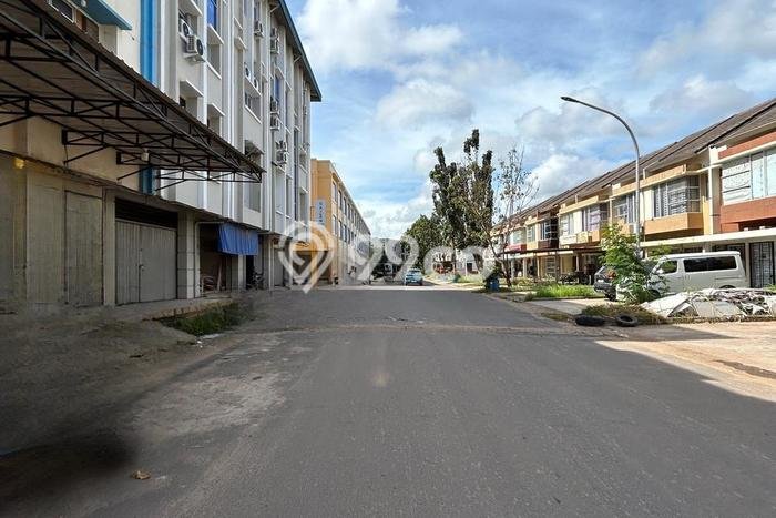 LOKASI PREMIUM! Ruko Kawasan Batam Centre, Luas 705m², Area Komersial LOKASI PREMIUM! Ruko Kawasan Batam Centre, Luas 705m², Area Komersial