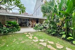 Sewa Rumah Strategis di Canggu LT 200m2 / LB 90m2 Siap Huni Sewa Rumah Strategis di Canggu LT 200m2 / LB 90m2 Siap Huni
