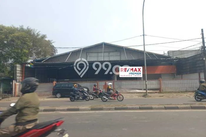 Unit Gudang Paling Strategis di Cakung Jakarta Timur dengan LB 500m2 Unit Gudang Paling Strategis di Cakung Jakarta Timur dengan LB 500m2