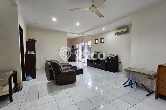 Rumah Akses Mudah area Greenwood, Semarang, Luas 575m² LB 350m² Rumah Akses Mudah area Greenwood, Semarang, Luas 575m² LB 350m²