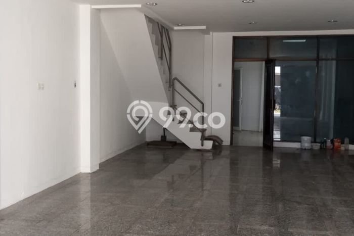 Ruko Usaha Dijual di Semarang Tengah Semarang LT 100m2 & LB 240m2 Ruko Usaha Dijual di Semarang Tengah Semarang LT 100m2 & LB 240m2