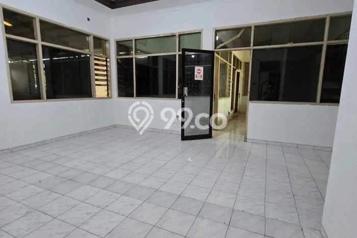 Gudang Disewakan Lokasi Semarang Barat Semarang Harga Spesial! Gudang Disewakan Lokasi Semarang Barat Semarang Harga Spesial!