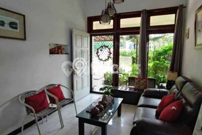 DIJUAL CEPAT! Rumah Modern area Ngesrep, Semarang, Luas 169m² Bangunan 235m² Bisa Nego! DIJUAL CEPAT! Rumah Modern area Ngesrep, Semarang, Luas 169m² Bangunan 235m² Bisa Nego!