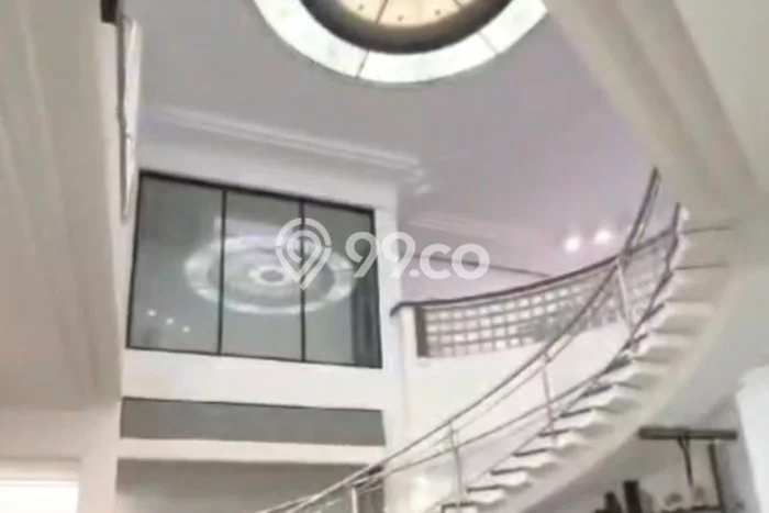 Hunian Mewah Dijual LT 600m2 di Mulyorejo, Surabaya Hunian Mewah Dijual LT 600m2 di Mulyorejo, Surabaya