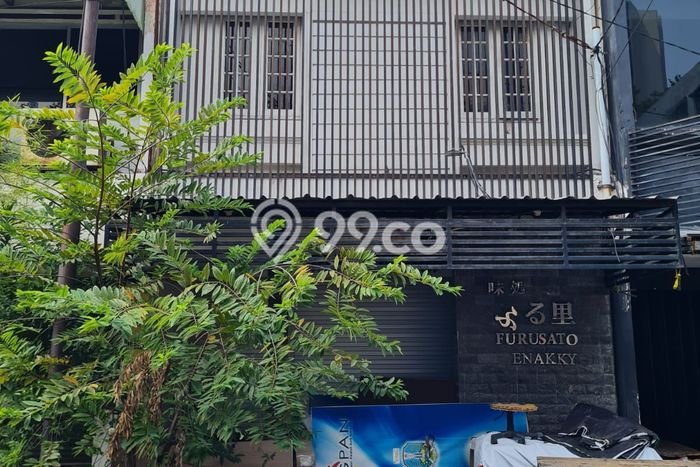 Unit Ruko Dijual di Surabaya LT 180m2 & LB 330m2 Unit Ruko Dijual di Surabaya LT 180m2 & LB 330m2