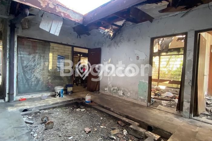 Rumah Mewah Siap Huni LT 448m2 di Gayungan, Surabaya Rumah Mewah Siap Huni LT 448m2 di Gayungan, Surabaya