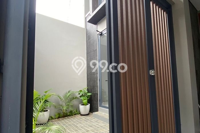 Ready to Use! Luxury House LT 120m2 Desain Modern di Pondok Indah Ready to Use! Luxury House LT 120m2 Desain Modern di Pondok Indah