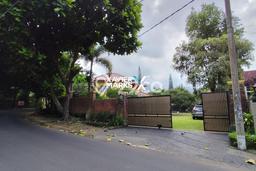 Vila Kawasan Batu, Luas 2050m2m², Akses Mudah Fasilitas Umum Vila Kawasan Batu, Luas 2050m2m², Akses Mudah Fasilitas Umum