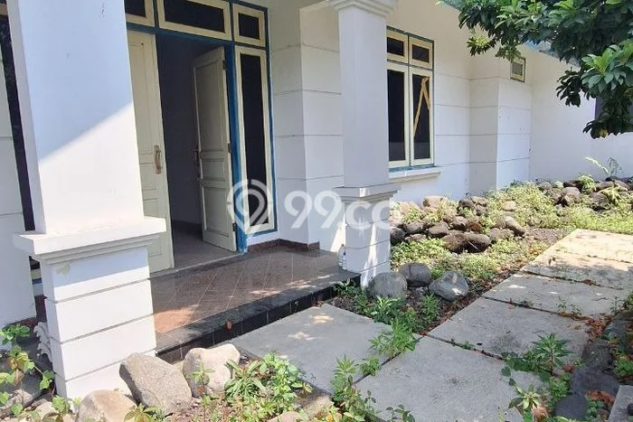 HOT LISTING! Rumah Ready Stock lokasi , Malang, Luas 274m2m² Bangunan 138m2m² HOT LISTING! Rumah Ready Stock lokasi , Malang, Luas 274m2m² Bangunan 138m2m²