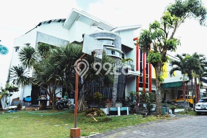 Hunian Mewah LB 500m2 Siap Pakai Desain Elegan di Malang Kota, Malang Hunian Mewah LB 500m2 Siap Pakai Desain Elegan di Malang Kota, Malang