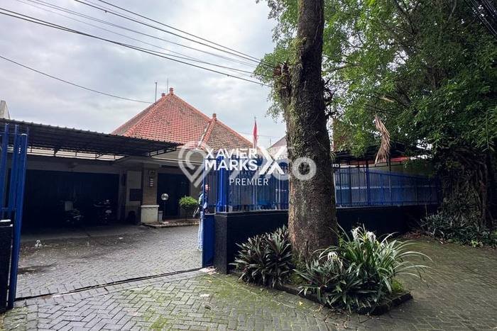 Disewakan! Rumah 4 Kamar Tidur &
4 Kamar Mandi di Malang Kota, Malang Disewakan! Rumah 4 Kamar Tidur &
4 Kamar Mandi di Malang Kota, Malang