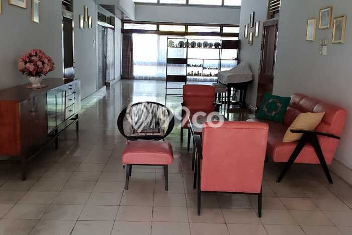 For Sale! Premium House LT 712m2 Desain Elegan di Kapasan For Sale! Premium House LT 712m2 Desain Elegan di Kapasan