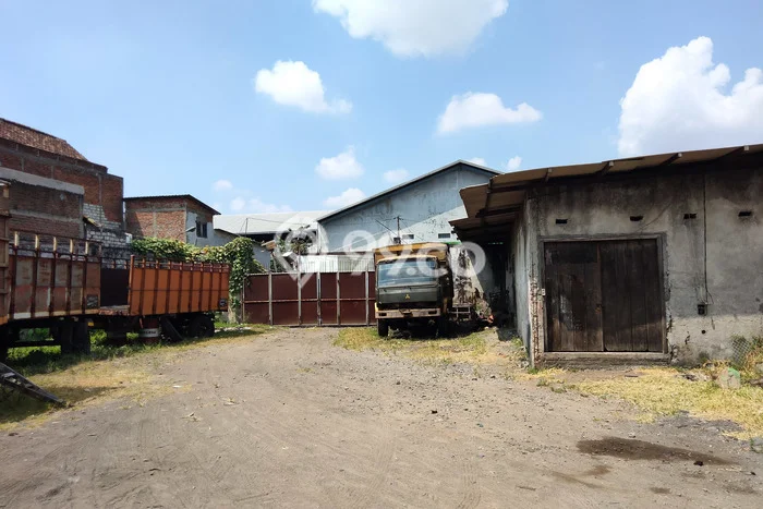 Unit Gudang Dijual di Tandes Surabaya Luas Tanah 2824m2, Luas Bangunan 300m2 Unit Gudang Dijual di Tandes Surabaya Luas Tanah 2824m2, Luas Bangunan 300m2