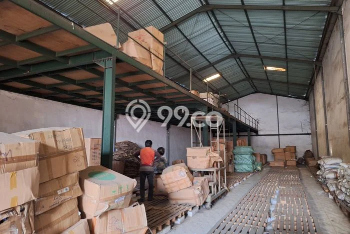 Disewakan Gudang di Kawasan Ramai Margomulyo Luas 360m2 Disewakan Gudang di Kawasan Ramai Margomulyo Luas 360m2