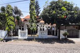 PENAWARAN TERBATAS! Rumah Premium area Rungkut, Luas 372m2m² Bangunan 300m2m² PENAWARAN TERBATAS! Rumah Premium area Rungkut, Luas 372m2m² Bangunan 300m2m²