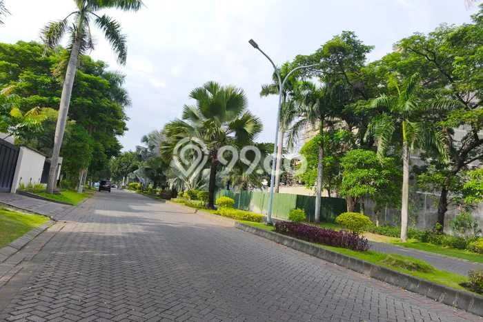 Tanah Dijual Lokasi Strategis di Surabaya dengan Luas 860m2 Tanah Dijual Lokasi Strategis di Surabaya dengan Luas 860m2