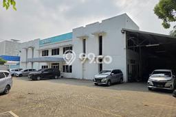 Gudang Disewa di Surabaya dengan LB 2000m2 Area Komersial Ramai Gudang Disewa di Surabaya dengan LB 2000m2 Area Komersial Ramai