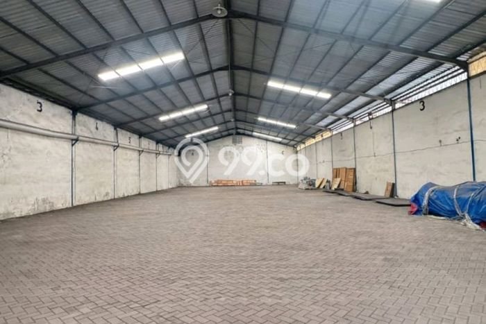 FOR RENT! Gudang di Margomulyo Cocok untuk Bisnis 1000m2 FOR RENT! Gudang di Margomulyo Cocok untuk Bisnis 1000m2