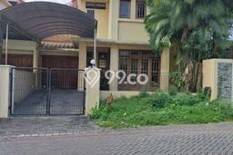 Ready to Use! Premium House LT 250m2 Desain Elegan di Pakuwon Indah Ready to Use! Premium House LT 250m2 Desain Elegan di Pakuwon Indah