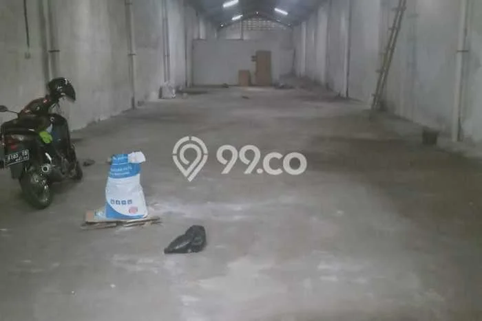 AREA KOMERSIAL! Gudang Disewakan di Driyorejo, Luas 350m2m², Akses Utama, Ready Bisnis AREA KOMERSIAL! Gudang Disewakan di Driyorejo, Luas 350m2m², Akses Utama, Ready Bisnis