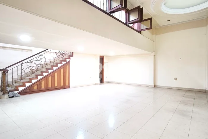 Sewa Rumah Elit LT 243m2 / LB 800m2 di Gambir, Jakarta Pusat Sewa Rumah Elit LT 243m2 / LB 800m2 di Gambir, Jakarta Pusat
