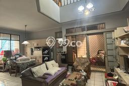 Hunian Asri 4 KT di Pondok Indah, Jakarta Selatan - LT 240m² Hunian Asri 4 KT di Pondok Indah, Jakarta Selatan - LT 240m²