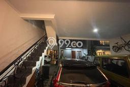 Dijual Rumah Luas Elegan Dengan View Cantik di Lebak Bulus, Jakarta Selatan Dijual Rumah Luas Elegan Dengan View Cantik di Lebak Bulus, Jakarta Selatan