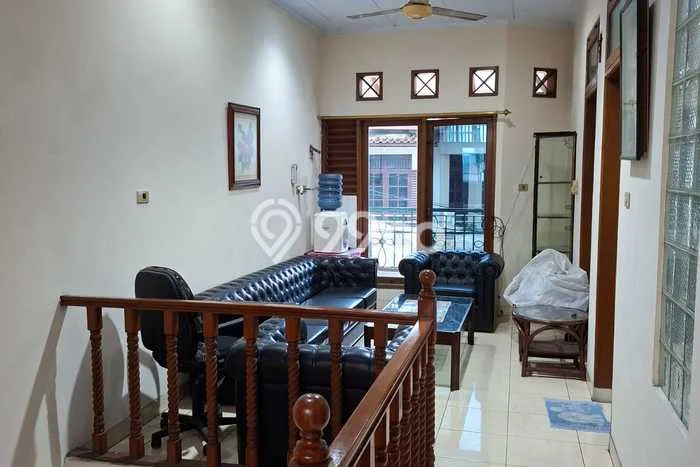 For Sale Rumah 4 Kamar Lokasi Ideal Bagus dan Strategis di Duren Sawit For Sale Rumah 4 Kamar Lokasi Ideal Bagus dan Strategis di Duren Sawit