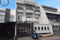 Hunian Mewah Siap Huni LT 202m2 di Kelapa Gading, Jakarta Utara Hunian Mewah Siap Huni LT 202m2 di Kelapa Gading, Jakarta Utara
