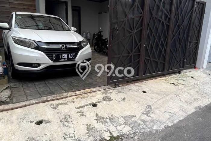 Dijual Rumah 3 Kamar Lokasi Ideal Nyaman dan Strategis di Arcamanik Dijual Rumah 3 Kamar Lokasi Ideal Nyaman dan Strategis di Arcamanik