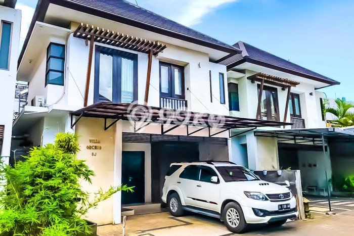 Vila Premium Kawasan Kuta, Luas 130m2m², Lingkungan Asri, Tersedia Vila Premium Kawasan Kuta, Luas 130m2m², Lingkungan Asri, Tersedia