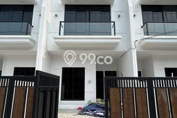 Dijual Hunian Rumah Terawat 4 Kamar di Meruya, Jakarta Barat Dijual Hunian Rumah Terawat 4 Kamar di Meruya, Jakarta Barat