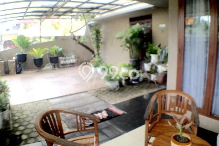 Rumah Mewah LB 200m2 Siap Pakai Desain Elegan di Bintaro, Tangerang Selatan Rumah Mewah LB 200m2 Siap Pakai Desain Elegan di Bintaro, Tangerang Selatan