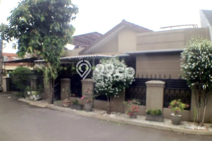 Rumah Mewah LB 200m2 Siap Pakai Desain Elegan di Bintaro, Tangerang Selatan Rumah Mewah LB 200m2 Siap Pakai Desain Elegan di Bintaro, Tangerang Selatan
