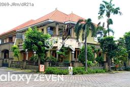 Dijual Rumah Premium dengan Fasilitas Sekitar Lengkap di Sukolilo, Surabaya Dijual Rumah Premium dengan Fasilitas Sekitar Lengkap di Sukolilo, Surabaya