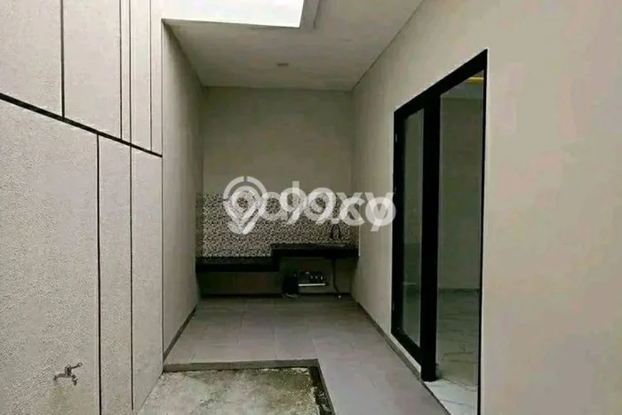 Rumah Strategis Modern Lb 170m2 di Mulyorejo, Surabaya Rumah Strategis Modern Lb 170m2 di Mulyorejo, Surabaya
